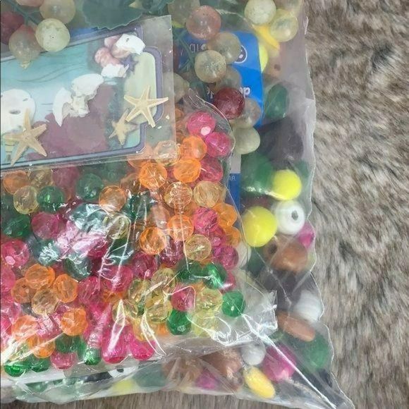 Craft Assorted Gallon Bag Bead Lot - Picture 6 of 9